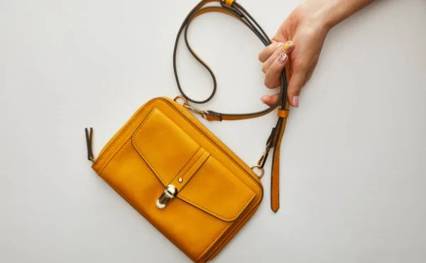 Women's Shoulder Bags: Comfortable Chic, Free Shipping Deal!