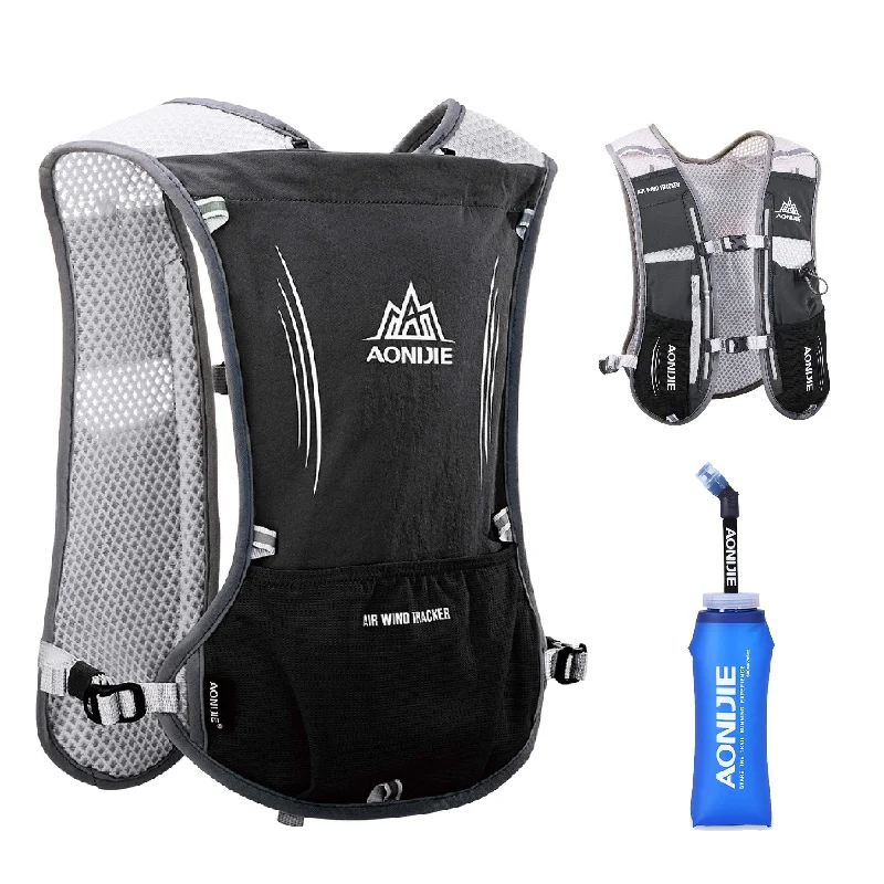 Travel Shoe Bags in Polyester with Ventilation Holes in KhakiHydration Pack Water Backpack 5.5L Outdoors Trail Marathon Running Race Cycling Hiking Hydration Vest Travel Shoe Bags in Polyester with Ventilation Holes in KhakiHydration Pack Water Backpack 5.5L Outdoors Trail Marathon Running Race Cycling Hiking Hydration Vest