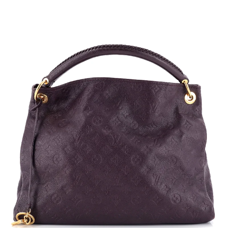 Shoulder Bag with Geometric Pattern in Multicolor for a Contemporary StyleQuilted Shoulder Bag in Cream for a Classic and Elegant LookArtsy Handbag Monogram Empreinte Leather MM Shoulder Bag with Geometric Pattern in Multicolor for a Contemporary StyleQuilted Shoulder Bag in Cream for a Classic and Elegant LookArtsy Handbag Monogram Empreinte Leather MM