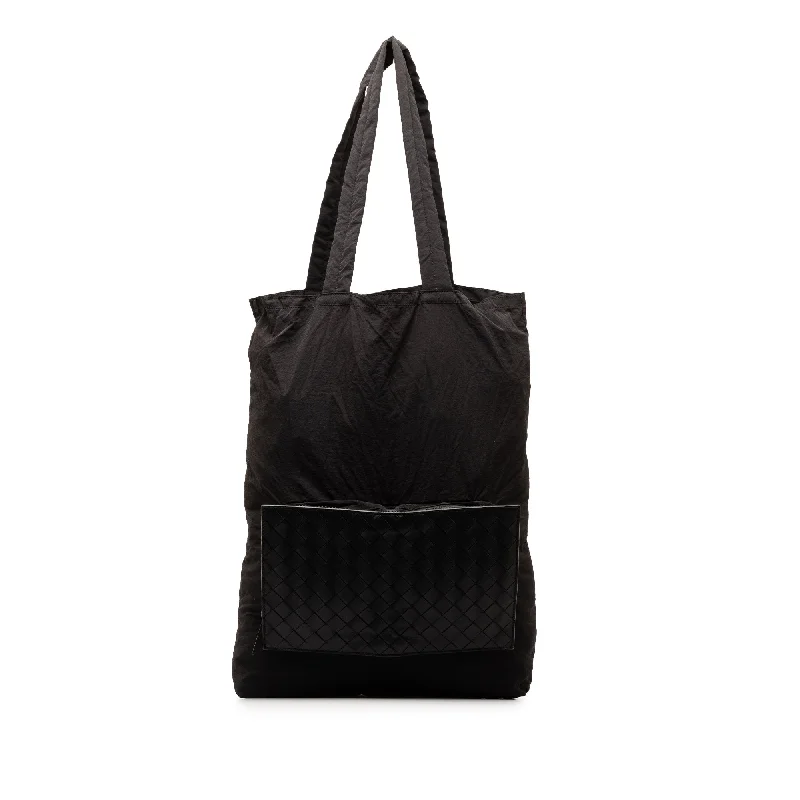 Geometric - Printed Tote Bag in Multicolor for a Contemporary and Trendy OutfitBlack Bottega Veneta Intrecciato and Nylon Foldable Tote Geometric - Printed Tote Bag in Multicolor for a Contemporary and Trendy OutfitBlack Bottega Veneta Intrecciato and Nylon Foldable Tote