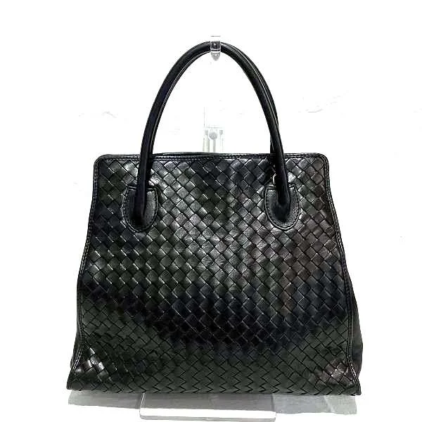 Quilted Tote Bag in Cream with Silver Hardware for a Classic and Sophisticated StyleLinen Tote Bag in Natural Beige with Braided Details for a Rustic Summer EnsembleBottega Veneta Intrecciato Leather Tote Bag Quilted Tote Bag in Cream with Silver Hardware for a Classic and Sophisticated StyleLinen Tote Bag in Natural Beige with Braided Details for a Rustic Summer EnsembleBottega Veneta Intrecciato Leather Tote Bag