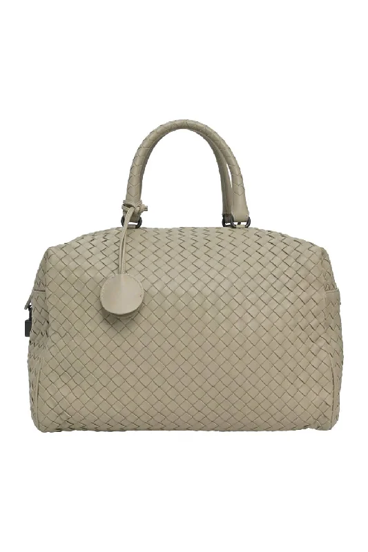 Crossbody Shoulder Bag in Black Leather with Gold Hardware for Night Outs[WB5626] Bottega Veneta | Satchel