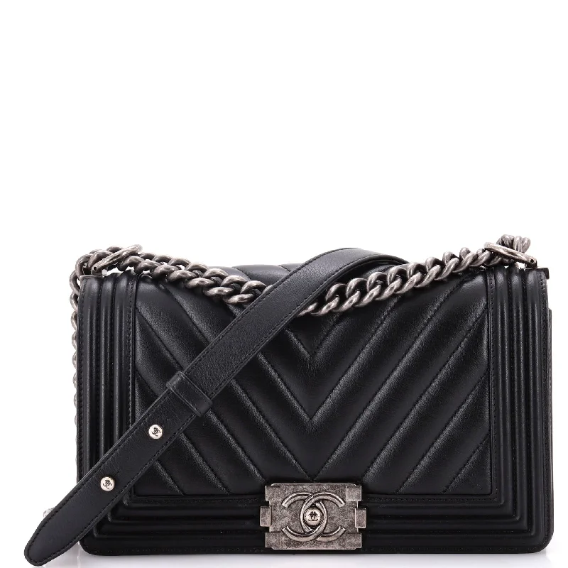 Women's Shoulder Bag with Fringe Details in Brown for a Bohemian StyleQuilted Shoulder Bag in Cream for a Classic and Elegant LookBoy Flap Bag Chevron Calfskin Old Medium Women's Shoulder Bag with Fringe Details in Brown for a Bohemian StyleQuilted Shoulder Bag in Cream for a Classic and Elegant LookBoy Flap Bag Chevron Calfskin Old Medium
