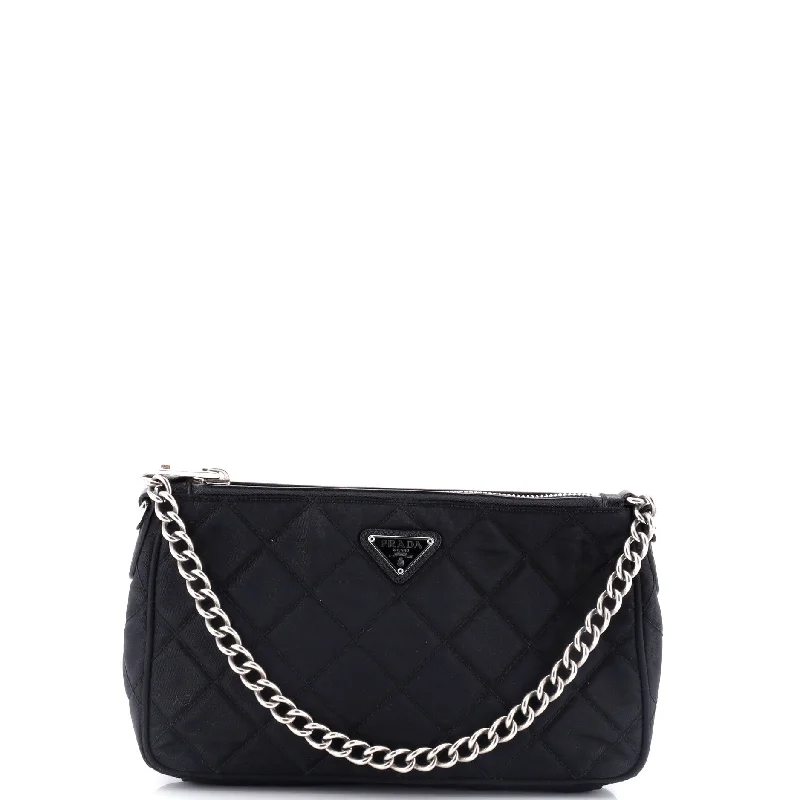 Quilted Shoulder Bag in Cream for a Classic and Elegant LookChain Zip Shoulder Bag Quilted Tessuto Small Quilted Shoulder Bag in Cream for a Classic and Elegant LookChain Zip Shoulder Bag Quilted Tessuto Small