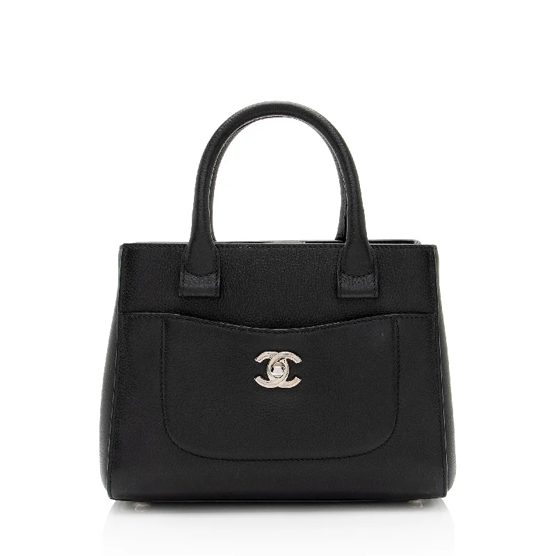 Large Capacity Genuine Leather Women's Tote Bag in Black for Work and CommutingTote Bag with Adjustable Shoulder Strap in Olive Green for Comfortable CarryingChanel Grained Calfskin Executive Mini Shopper Tote Large Capacity Genuine Leather Women's Tote Bag in Black for Work and CommutingTote Bag with Adjustable Shoulder Strap in Olive Green for Comfortable CarryingChanel Grained Calfskin Executive Mini Shopper Tote