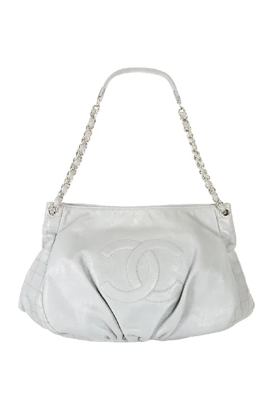 Women's Tote Bag with Zipper Closure in Red for Secure Storage[WB3891] Chanel | Tote Bag