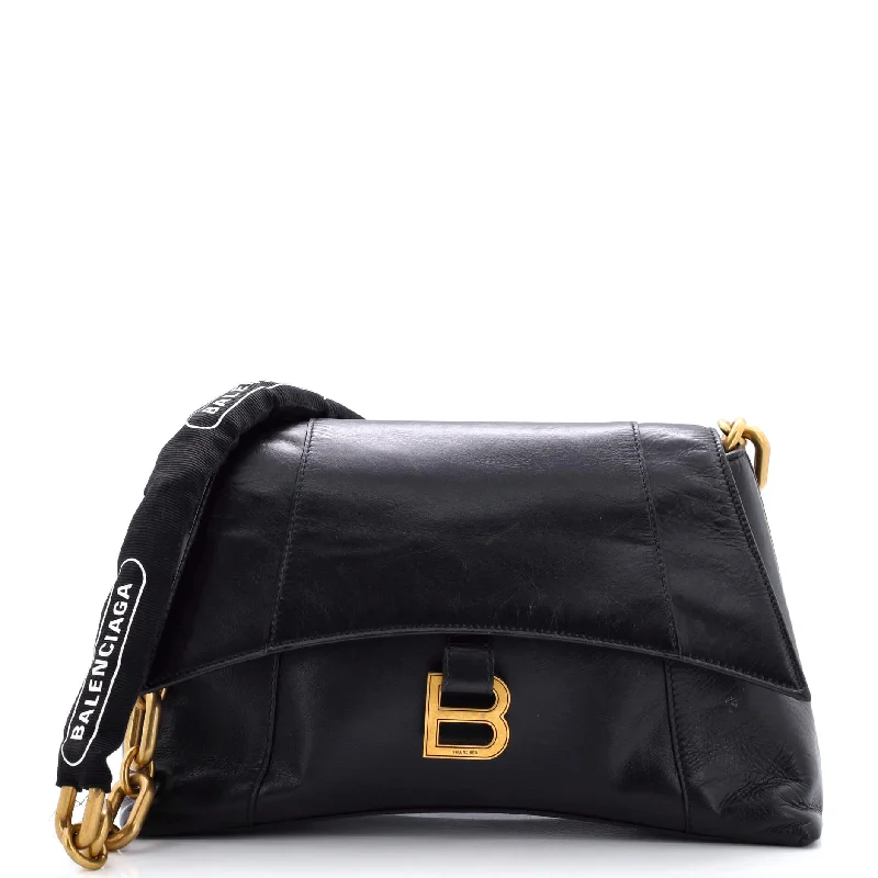 Quilted Shoulder Bag in Cream for a Classic and Elegant LookDowntown S Chain-Handle Shoulder Bag Leather Small Quilted Shoulder Bag in Cream for a Classic and Elegant LookDowntown S Chain-Handle Shoulder Bag Leather Small