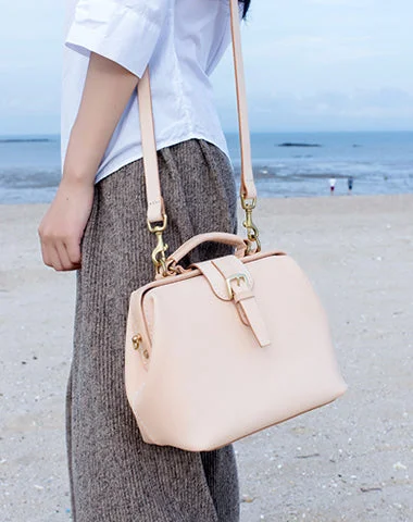 Shoulder Bag with Chain Strap in Silver for a Trendy AppearanceHandmade Womens Beige Leather doctor Handbag shoulder doctor bags Purse for women Shoulder Bag with Chain Strap in Silver for a Trendy AppearanceHandmade Womens Beige Leather doctor Handbag shoulder doctor bags Purse for women