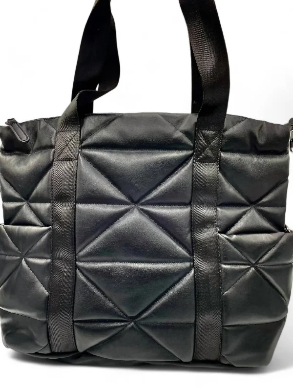 Women's Printed Tote Bag in Floral Patterns for a Spring - Themed Shopping TripLee Bag In Black Women's Printed Tote Bag in Floral Patterns for a Spring - Themed Shopping TripLee Bag In Black