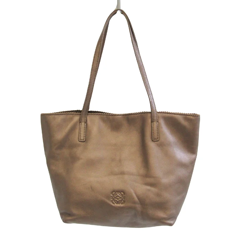 Faux Fur - Trimmed Tote Bag in White for a Cozy Winter LookLoewe Anagram Leather Tote Bag (Pre-Owned) Faux Fur - Trimmed Tote Bag in White for a Cozy Winter LookLoewe Anagram Leather Tote Bag (Pre-Owned)