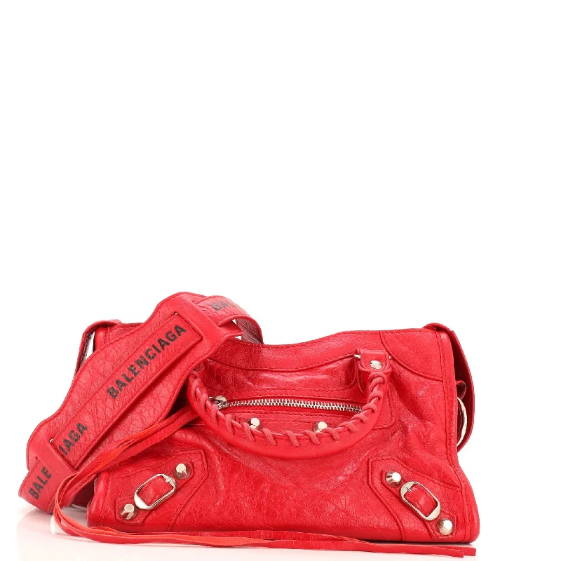 Suede Shoulder Bag in Pink with Tassel Accents for Casual OutingsWomen's Waterproof Nylon Shoulder Bag in Green for HikingLogo Strap City Classic Studs Bag Leather Mini Suede Shoulder Bag in Pink with Tassel Accents for Casual OutingsWomen's Waterproof Nylon Shoulder Bag in Green for HikingLogo Strap City Classic Studs Bag Leather Mini