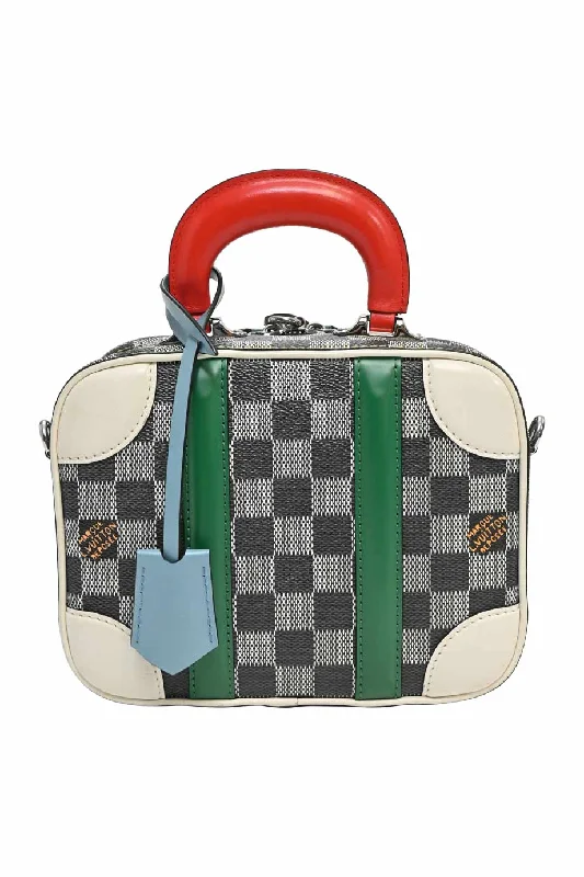 Embroidered Denim Shoulder Bag in Blue for a Vintage Vibe[WB5504] Louis Vuitton | Cross-Body Bag