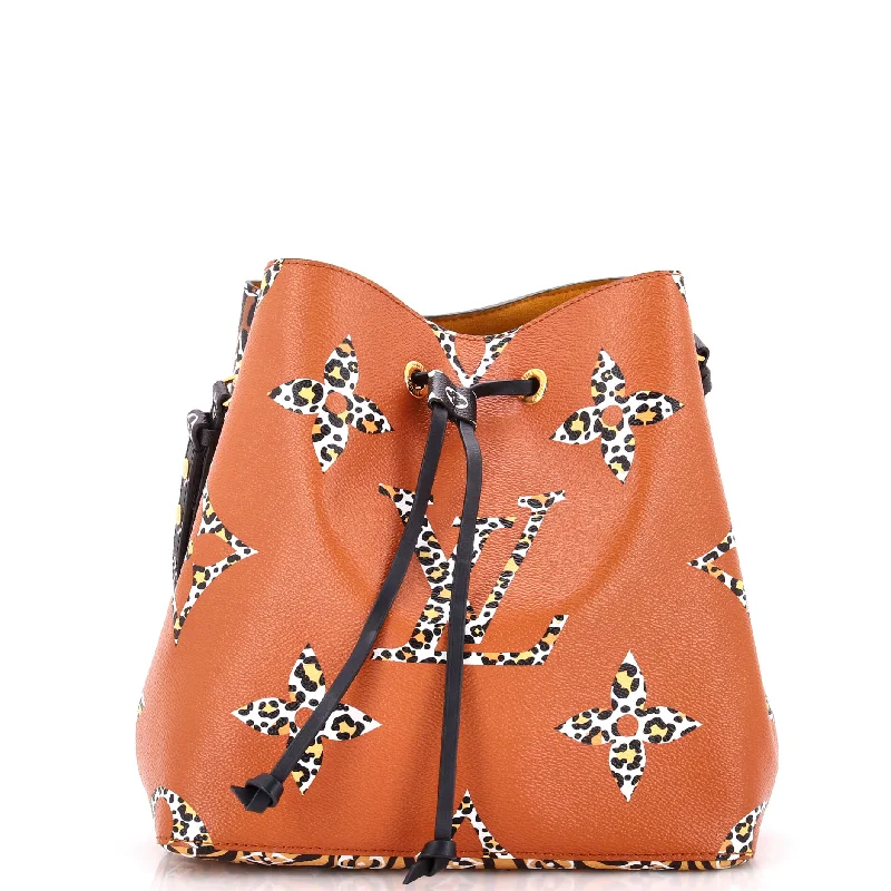 Leather Shoulder Bag with Magnetic Closure in Black for Quick AccessNeoNoe Handbag Limited Edition Jungle Monogram Giant Leather Shoulder Bag with Magnetic Closure in Black for Quick AccessNeoNoe Handbag Limited Edition Jungle Monogram Giant