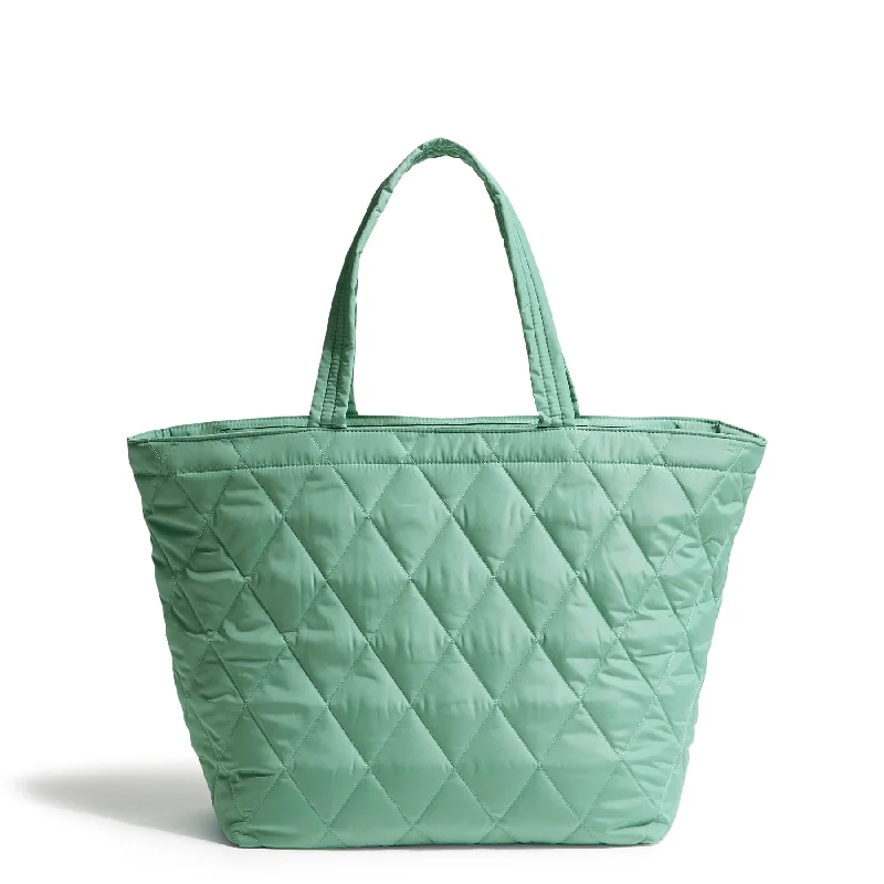 Quilted Tote Bag in Cream with Silver Hardware for a Classic and Sophisticated StyleOutlet Ultralight Travel Tote Quilted Tote Bag in Cream with Silver Hardware for a Classic and Sophisticated StyleOutlet Ultralight Travel Tote