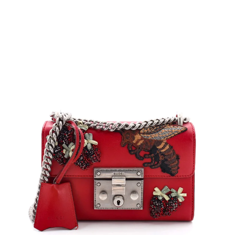 Shoulder Bag with Chain Strap in Silver for a Trendy AppearanceShoulder Bag with Chain Strap in Silver for a Trendy AppearancePadlock Shoulder Bag Embellished Leather Small Shoulder Bag with Chain Strap in Silver for a Trendy AppearanceShoulder Bag with Chain Strap in Silver for a Trendy AppearancePadlock Shoulder Bag Embellished Leather Small