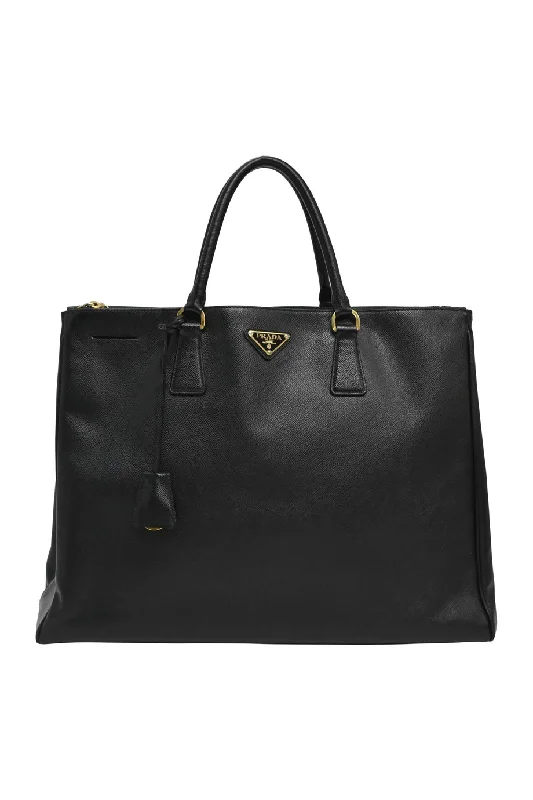 Quilted Tote Bag in Cream with Silver Hardware for a Classic and Sophisticated Style[WB5650] Prada | Tote Bag