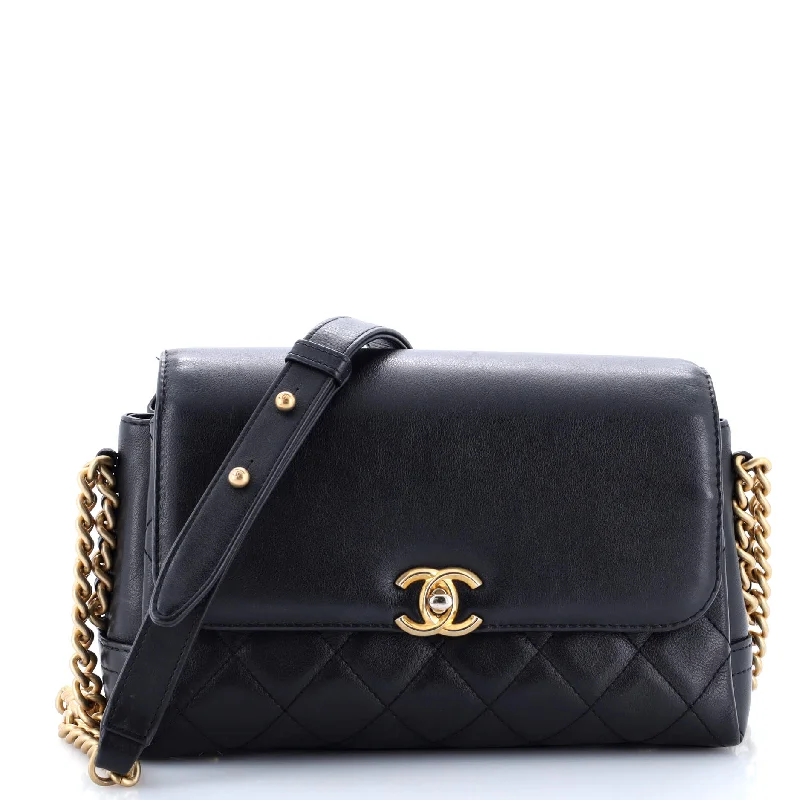 Pvc Shoulder Bag in Clear with Glitter for a Fun and Modern LookSide Chain Compartment Flap Bag Quilted Goatskin Medium Pvc Shoulder Bag in Clear with Glitter for a Fun and Modern LookSide Chain Compartment Flap Bag Quilted Goatskin Medium
