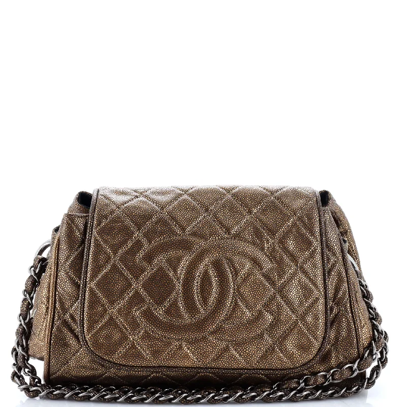 Metallic Shoulder Bag in Gold for Special OccasionsShoulder Bag with Chain Strap in Silver for a Trendy AppearanceTimeless Accordion Flap Bag Quilted Caviar Metallic Shoulder Bag in Gold for Special OccasionsShoulder Bag with Chain Strap in Silver for a Trendy AppearanceTimeless Accordion Flap Bag Quilted Caviar