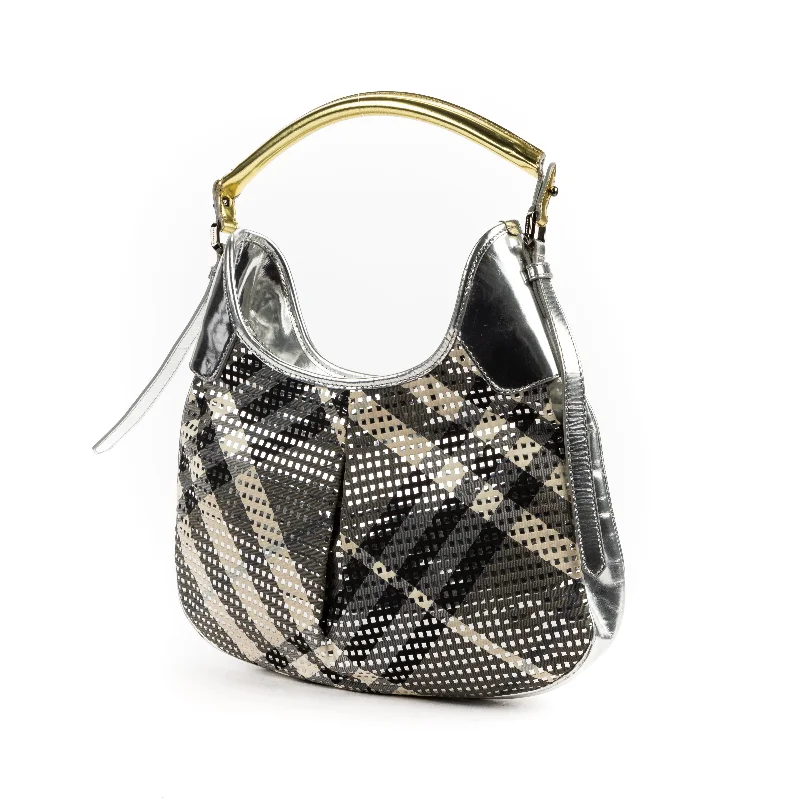 Quilted Tote Bag in Cream with Silver Hardware for a Classic and Sophisticated StyleTote Quilted Tote Bag in Cream with Silver Hardware for a Classic and Sophisticated StyleTote