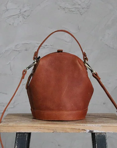 Women's Shoulder Bag with Fringe Details in Brown for a Bohemian StyleVintage Womens Brown Leather doctor handbag shoulder doctor bag Purse for women Women's Shoulder Bag with Fringe Details in Brown for a Bohemian StyleVintage Womens Brown Leather doctor handbag shoulder doctor bag Purse for women