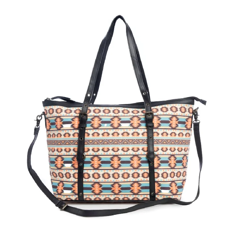 Quilted Tote Bag in Cream with Silver Hardware for a Classic and Sophisticated StyleWomen's Fountain Trail Tote Bag In Black Quilted Tote Bag in Cream with Silver Hardware for a Classic and Sophisticated StyleWomen's Fountain Trail Tote Bag In Black
