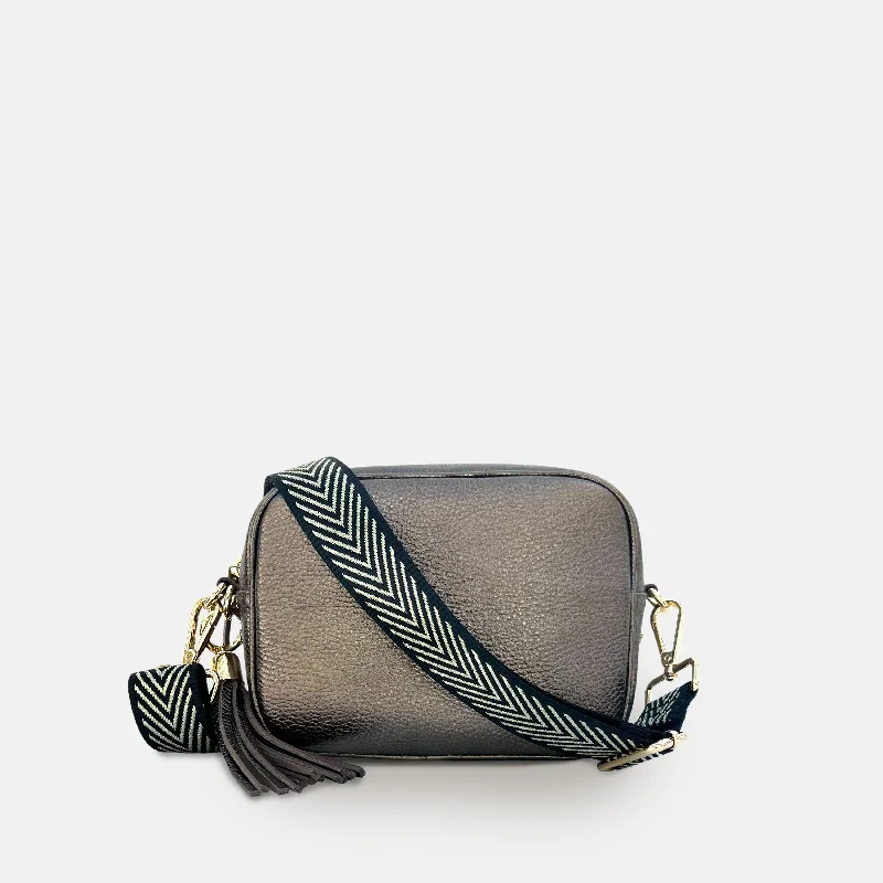 Quilted Leather Crossbody Bag in Cream for a Classic and Elegant AppearanceBronze Leather Crossbody Bag With Black & Gold Chevron Strap Quilted Leather Crossbody Bag in Cream for a Classic and Elegant AppearanceBronze Leather Crossbody Bag With Black & Gold Chevron Strap