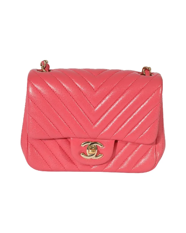Medium - sized Canvas Crossbody Bag in Beige with Floral Print for Spring OutingsChanel Chevron Pink Lambskin Mini Flap Bag Medium - sized Canvas Crossbody Bag in Beige with Floral Print for Spring OutingsChanel Chevron Pink Lambskin Mini Flap Bag