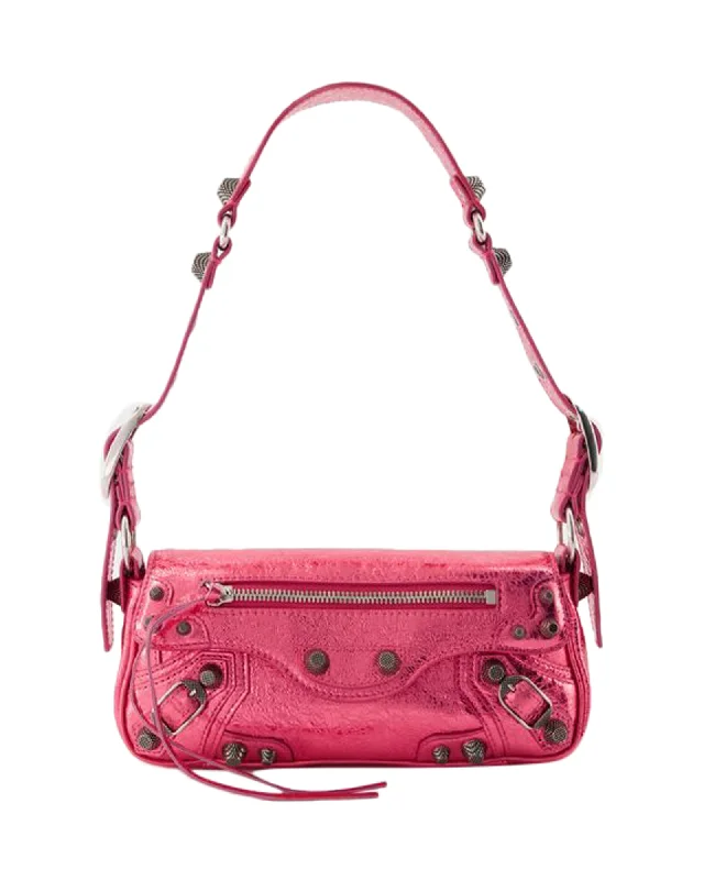 Women's Crossbody Bag with Chain Strap in Gold for a Glamorous TouchLe Cagole Sling Xs Crossbody - Balenciaga - Leather - Pink Women's Crossbody Bag with Chain Strap in Gold for a Glamorous TouchLe Cagole Sling Xs Crossbody - Balenciaga - Leather - Pink
