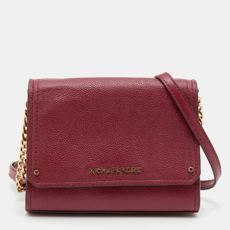 Women's Crossbody Bag with Multiple Compartments in Gray for Organized Daily UseMichael Kors Leather Jet Set Flap Crossbody Bag Women's Crossbody Bag with Multiple Compartments in Gray for Organized Daily UseMichael Kors Leather Jet Set Flap Crossbody Bag