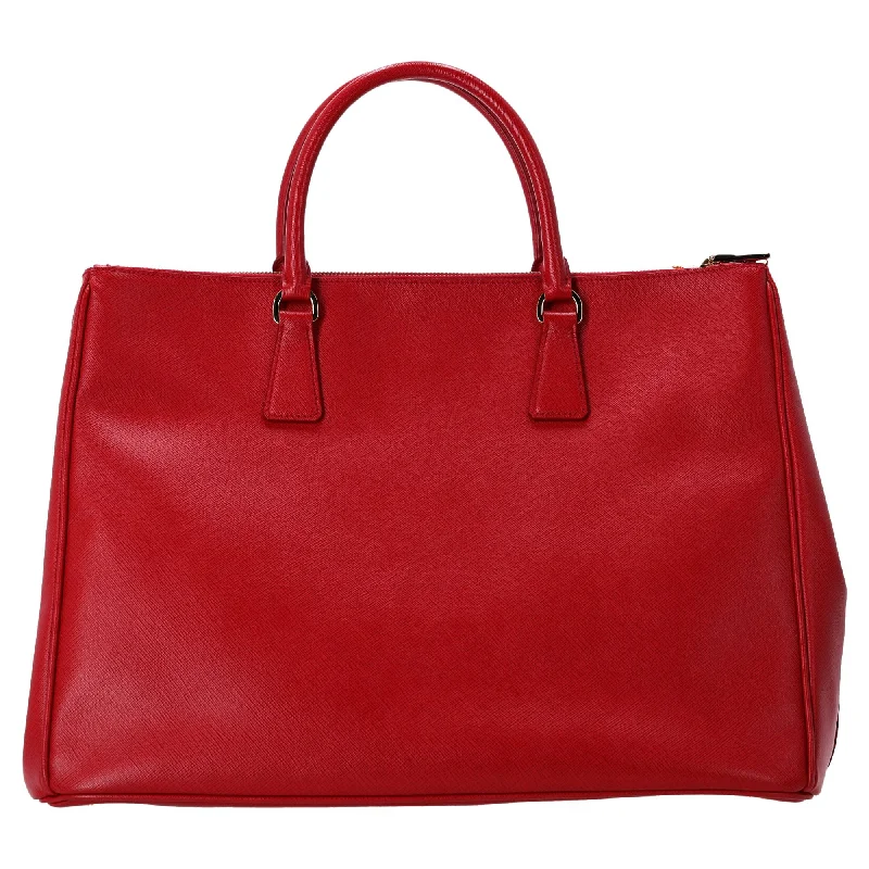 Metallic Crossbody Bag in Silver for New Year's Eve and Special CelebrationsPrada Extra Large Galleria Hand Bag in Red Saffiano Leather Metallic Crossbody Bag in Silver for New Year's Eve and Special CelebrationsPrada Extra Large Galleria Hand Bag in Red Saffiano Leather