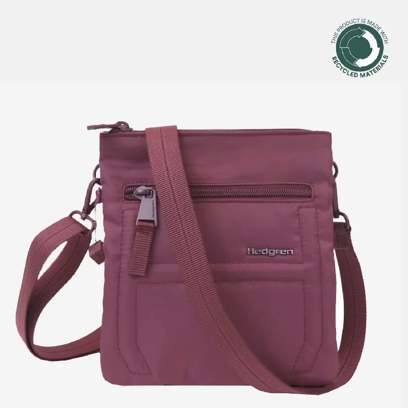 Women's Crossbody Bag with Chain Strap in Gold for a Glamorous TouchWomen's Helm Crossbody Bag In Celestial Berry Women's Crossbody Bag with Chain Strap in Gold for a Glamorous TouchWomen's Helm Crossbody Bag In Celestial Berry
